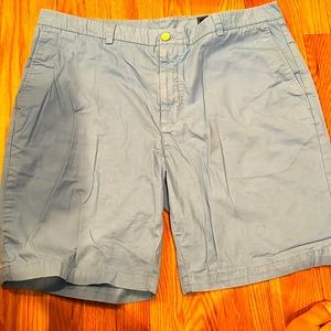 Vineyard vines size 40 light blue with a cool fish design that is very subtle!